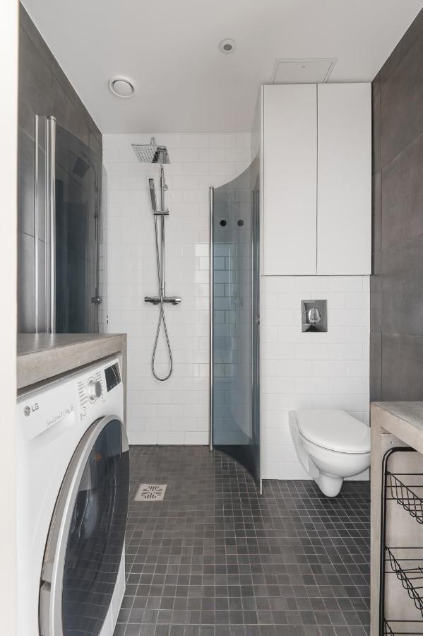 Wehost Fabulous 2Br In Prestigious Punavuori @Iso Roobertinkatu 26 เฮลซิงกิ ภายนอก รูปภาพ